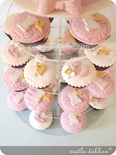 ROMANT?K B?R?NC? YA? GÜNÜ CUPCAKE VE PASTA KULES?